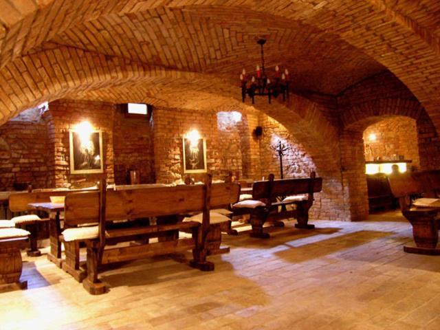 Hotel Zajazd Kultury, Dawniej Pocztowy Zielona Góra Esterno foto