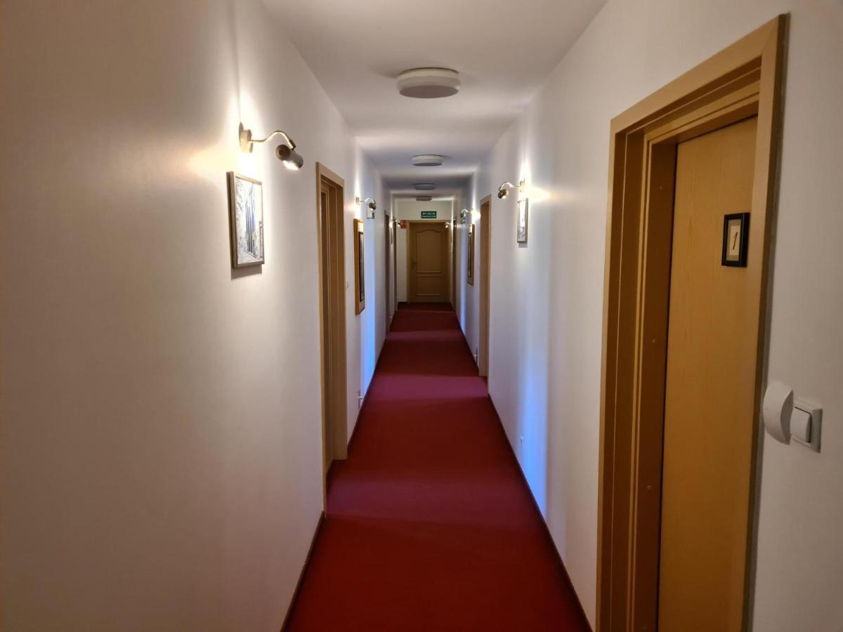 Hotel Zajazd Kultury, Dawniej Pocztowy Zielona Góra Esterno foto