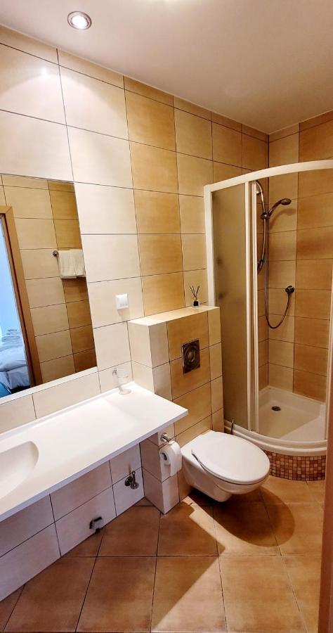 Hotel Zajazd Kultury, Dawniej Pocztowy Zielona Góra Esterno foto