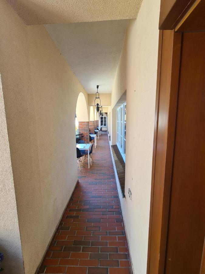 Hotel Zajazd Kultury, Dawniej Pocztowy Zielona Góra Esterno foto