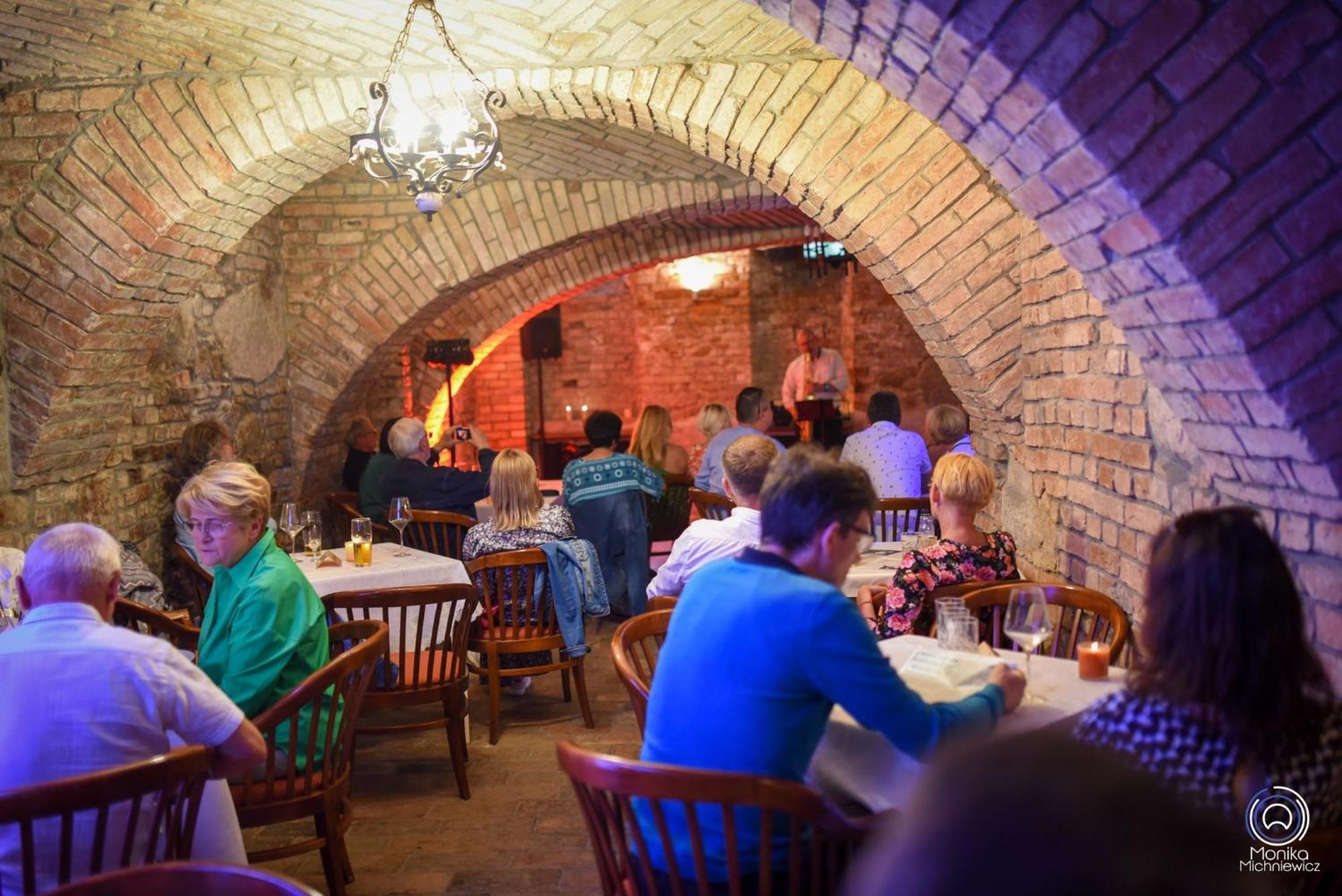 Hotel Zajazd Kultury, Dawniej Pocztowy Zielona Góra Esterno foto