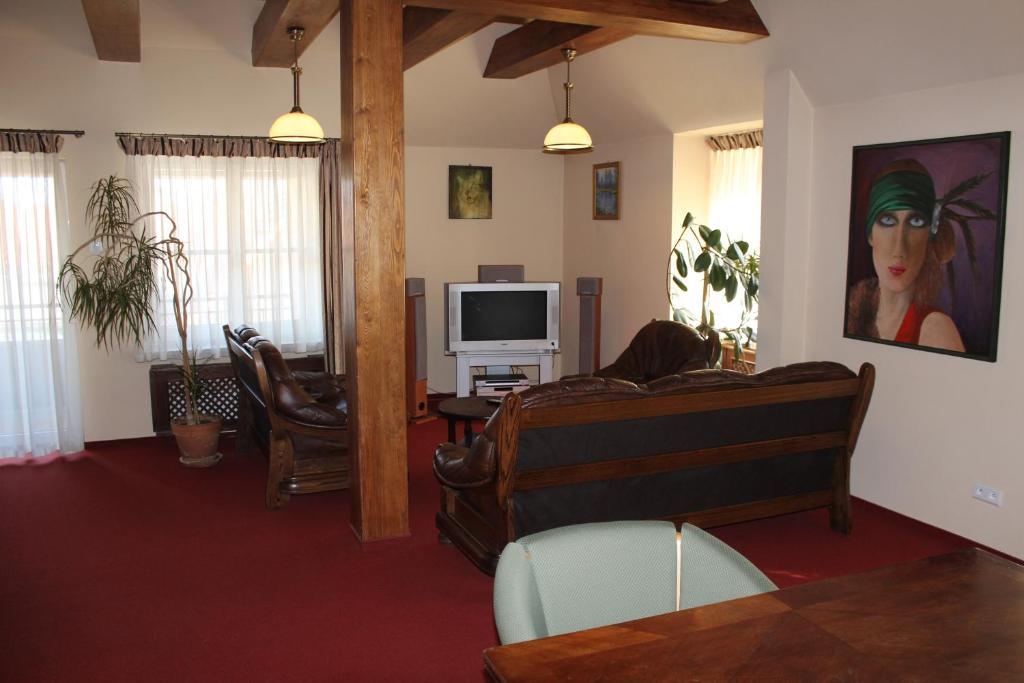Hotel Zajazd Kultury, Dawniej Pocztowy Zielona Góra Esterno foto