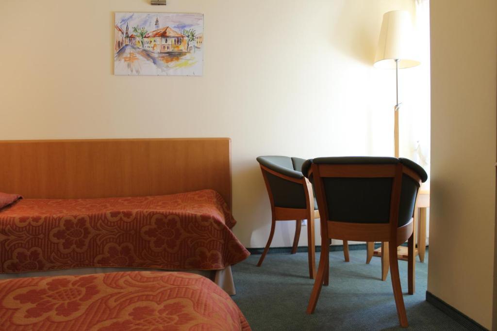 Hotel Zajazd Kultury, Dawniej Pocztowy Zielona Góra Esterno foto