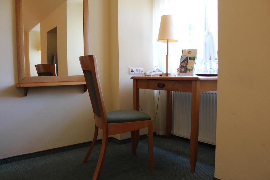 Hotel Zajazd Kultury, Dawniej Pocztowy Zielona Góra Esterno foto