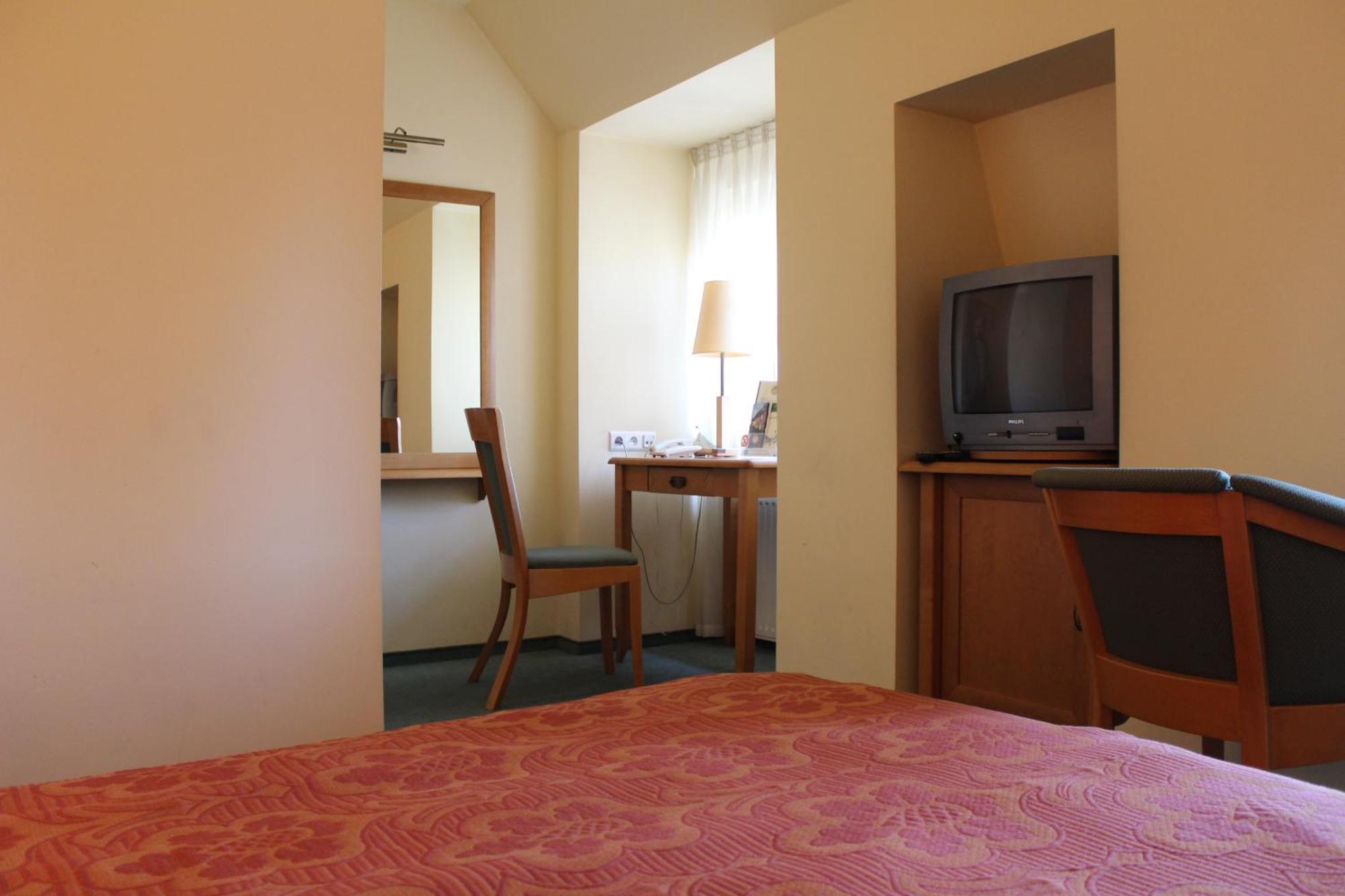 Hotel Zajazd Kultury, Dawniej Pocztowy Zielona Góra Esterno foto