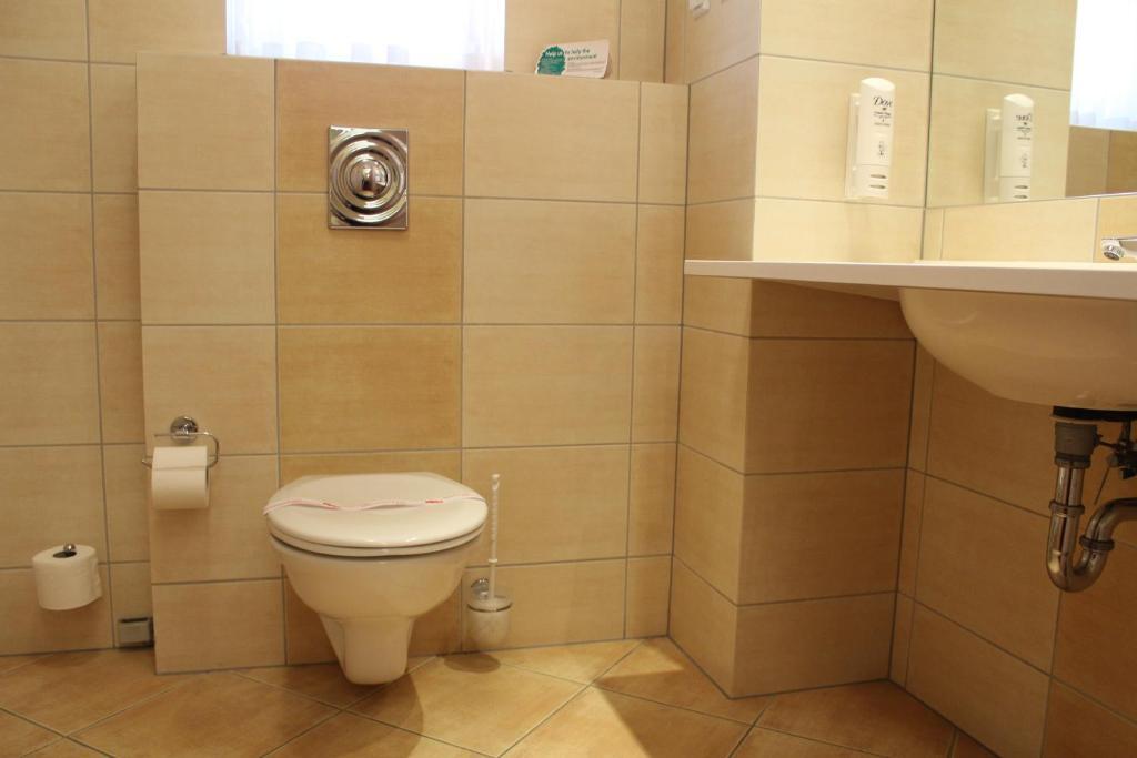 Hotel Zajazd Kultury, Dawniej Pocztowy Zielona Góra Esterno foto